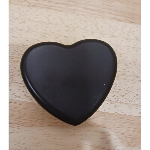 Heart Shaped Beauty Sponge Cleaners In Black - Picture 2 of 4